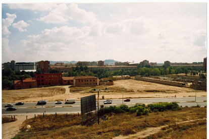 Vista general de la antigua harinera el Palero en el barrio Arturo Eyries en 1993.- ARCHIVO MUNICIPAL VALLADOLID