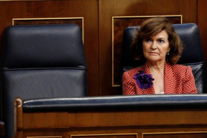 Carmen Calvo, en su escaño en el Congreso.-EFE