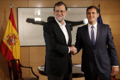 Mariano Rajoy y Albert Rivera, en su último encuentro en el Congreso.-JOSÉ LUIS ROCA