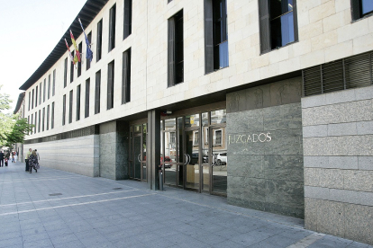 Edificio de los juzgados en la calle Angustias de Valladolid.- ICAL