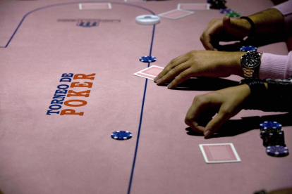 Mesa de póker en el Casino de Salamanca.-ICAL