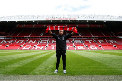 Jose Mourinho, cuando fue fichado por el United.-REUTERS / ANDREW YATES