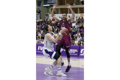 Imágenes del segundo partido de los playoffs de ascenso a la ACB entre el Real Valladolid Baloncesto y Lleida en Pisuerga. / PHOTOGENIC