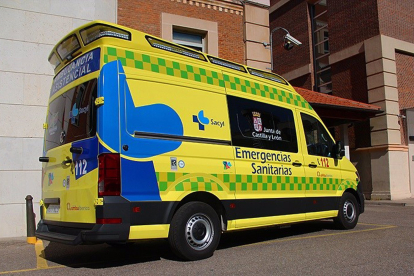 Una ambulancia de Sacyl, imagen de archivo.- EUROPA PRESS