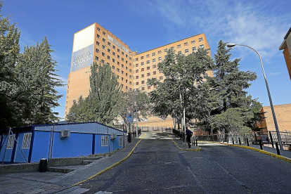 Fachada del Hospital Clínico de Valladolid. JUAN MIGUEL LOSTAU