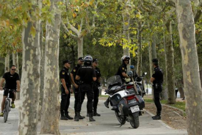 La Policía patrullaba en uno de los parques del distrito de Ciudad Lineal, en Madrid-