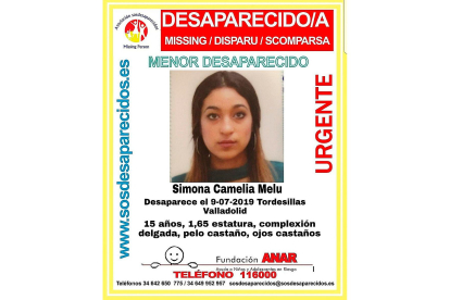 Cartel de alerta de la desaparición de la menor rumana Simona Melu, en paradero desconocido desde hace 9 meses . E. M.