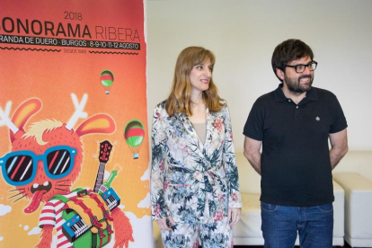 La directora general de Políticas Culturales, Mar Sancho, junto al coordinador de Producción de Sonorama, Juan Carlos de la Fuente, presentan el festival Sonorama 2018.-ICAL