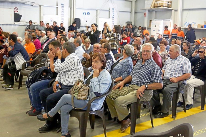 Los vecinos de Retortillo durante la  Jornada de Puertas abiertas en las instalaciones de Berkeley Minera España.-ICAL