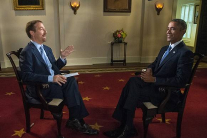 Barack Obama, entrevistado por Chuck Todd en el programa de la NBC 'Meet the Press'.-Foto: AP / WILLIAM B PLOWMAN