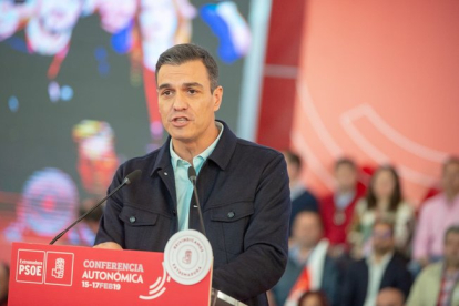 Sánchez, durante su intervención en la conferencia autonómica del PSOE de Extremadura.-DIEGO CASILLAS (EUROPA PRESS)