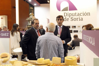 El presidente de la diputaciòn de Soria, Antonio Pardo, visita el stand de la diputación de Soria dentro del Salón del Gourmet-Ical