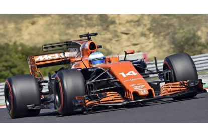 Fernando Alonso, en la sesión de calificación del GP de Hungría.-EFE / ZOLTAN MATHE
