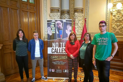 Presentación de la campaña contra el acoso escolar en elAyuntamiento de Valladolid.-EL MUNDO