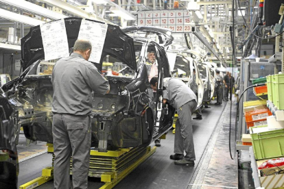 Cadena de montaje de la factoría de Renaul en Valladolid-Ical