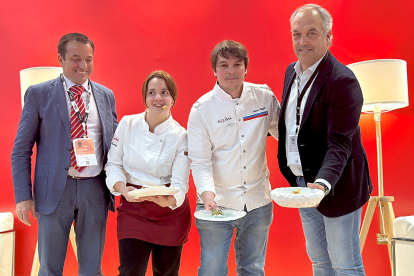 Participantes en el Salón Gourmet representando a la marca Alimentos de Valladolid. E. M.