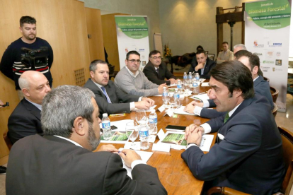 El consejero de Fomento y Medio Ambiente, Juan Carlos Suárez-Quiñones, asiste a la Jornada de Biomasa Forestal organizada por El Norte de Castilla-Ical