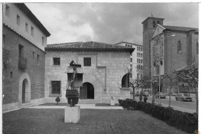Imagen de archivo del jardín de la Casa Museo Colón. - ARCHIVO MUNICIPAL DE VALLADOLID