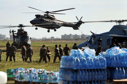 El miércoles llegarán a Venezuela 300 toneladas de ayuda humanitaria de Rusia.-AFP