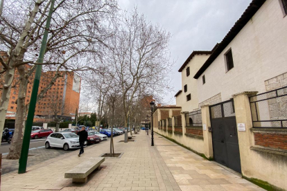 Barrio del Hospital. Monasterio Descalzas Reales entre las calles Ramón y Cajal y San Martín. - JUAN MIGUEL LOSTAU