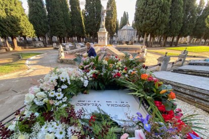 La tumba de Concha Velasco en el Pabellón de los Ilustres de El Cementerio de El Carmen. -J.M. LOSTAU.