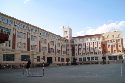 Fachada del colegio La Salle de Valladolid.-E. M.