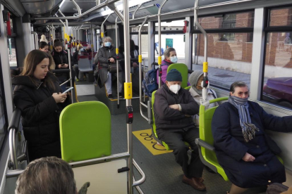 Fin de las mascarillas en el transporte público de Valladolid.- PHOTOGENIC