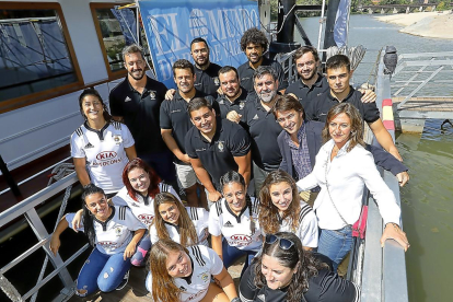 Equipo masculino y femenino del Club de Rugby El Salvador.