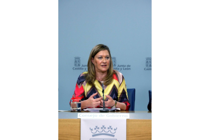 La consejera de Hacienda, Pilar del Olmo, en la rueda de prensa posterior al Consejo de Gobierno-Ical