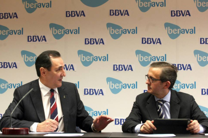 El presidente de Iberaval, José Rolando Álvarez, y el director de la Territorial Noroeste de BBVA, Juan Carlos Hidalgo-Ical