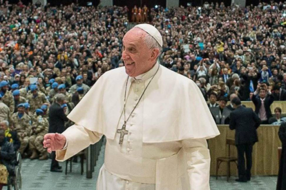 El papa Francisco durante la audiencia general de los miércoles en el aula Pablo VI en el Vaticano-Efe
