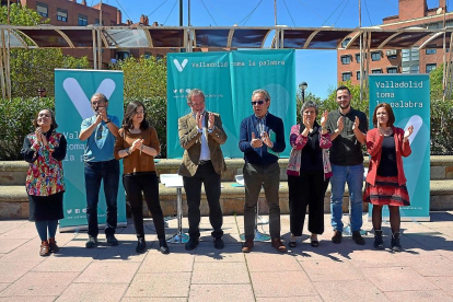 Los candidatos de Valladolid Toma la Palabra ayer en la presentación.-E.M.