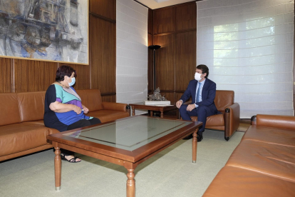 Reunión del presidente de la Junta, Alfonso Fernández Mañueco, con la alcaldesa de Segovia, Clara Luqero - JCYL
