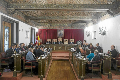 Imagen de archivo del Pleno de la Diputación de Valladolid-Miguel Ángel Santos