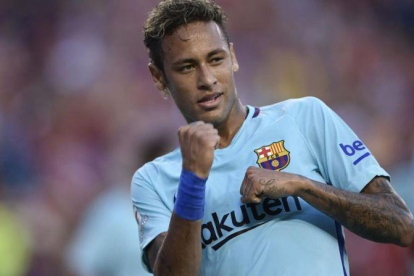 Neymar celebra el gol anotado ante el Manchester United en el amistoso de Washington.-BRENDAN SMIALOWSKI