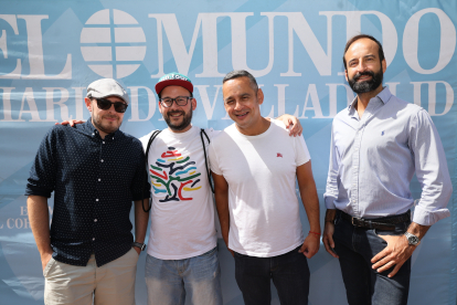 Diego Alonso, Jaime Mejía y Pablo Rodríguez, colaboradores de GEOCyL, en la caseta de Ferias de EL MUNDO./ PHOTOGENIC