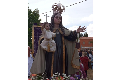 Procesión en honor a la Virgen de Carmen de Extramuros. Glorias de Valladolid