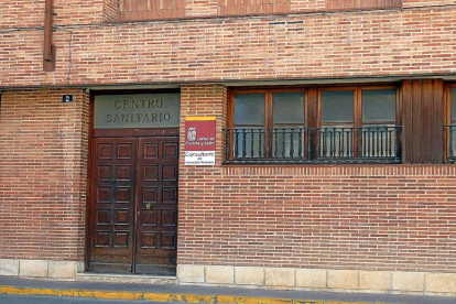 La puerta de la entrada del actual consultorio médico de Mojados.