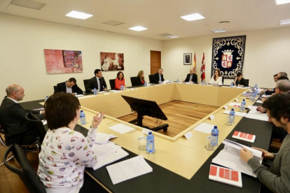 Reunión de la Mesa de las Cortes y de la Junta de Portavoces.-ICAL
