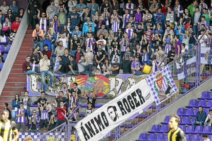 Curva en la que se ubica el grupo Ultras Violetas, durante el partido contra el Betis-J.M.Lostau