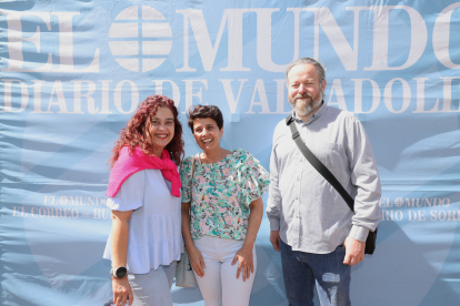 Representantes de la Sociedad Municipal de Sol y Vivienda en la caseta de Ferias de EL MUNDO./ PHOTOGENIC