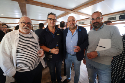 Mariano González Egea, Guillermo Velasco, Jaime Fernández y Jacobo González Pardo. en la caseta de Ferias de EL MUNDO./ PHOTOGENIC