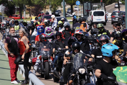 V desfile motero y ofrenda floral por los caídos en accidente de moto en el Puente de la Hispanidad- PHOTOGENIC