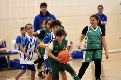Imagen de baloncesto en los Juegos Escolares de la Diputación. / M. ÁLVAREZ
