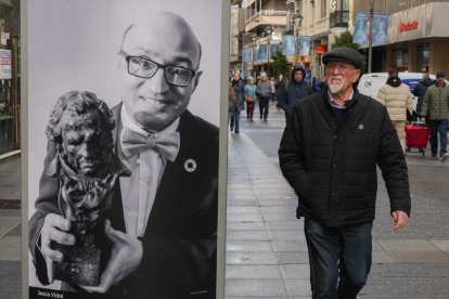Foto en la calle Santiago de Jesús Vidal, que ganó el Premio Goya a Mejor Actor Revelación en 2019 por 'Campeones'. -J.M. LOSTAU