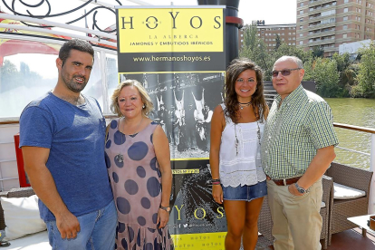 Alberto Rodríguez, Pilar Payón, Patricia Hoyos y Andrés Hoyos (Hrnos Hoyos Jamones y Embutidos Ibéricos).