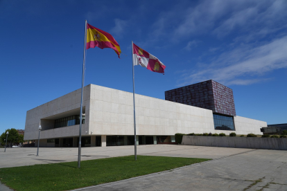Sede de las Cortes de Castilla y León. -J.M. LOSTAU