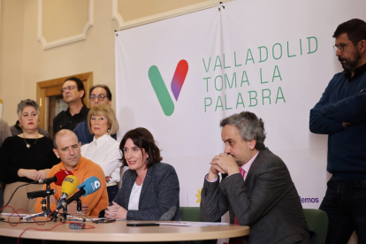 María Sánchez durante la presentación de las candidaturas a las primarias de Valladolid Toma La Palabra.- ICAL