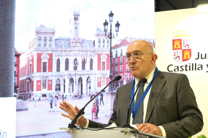 El alcalde de Valladolid, Jesús Julio Carnero, en FITUR. ICAL