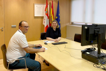 La consejera de Familia e Igualdad de Oportunidades, Isabel Blanco, se reúne por videoconferencia con los representantes de los Servicios Sociales de los nueve ayuntamientos de capital de provincia, las nueve diputaciones provinciales y los seis municipios de más de 20.000 habitantes de Castilla y León - ICAL